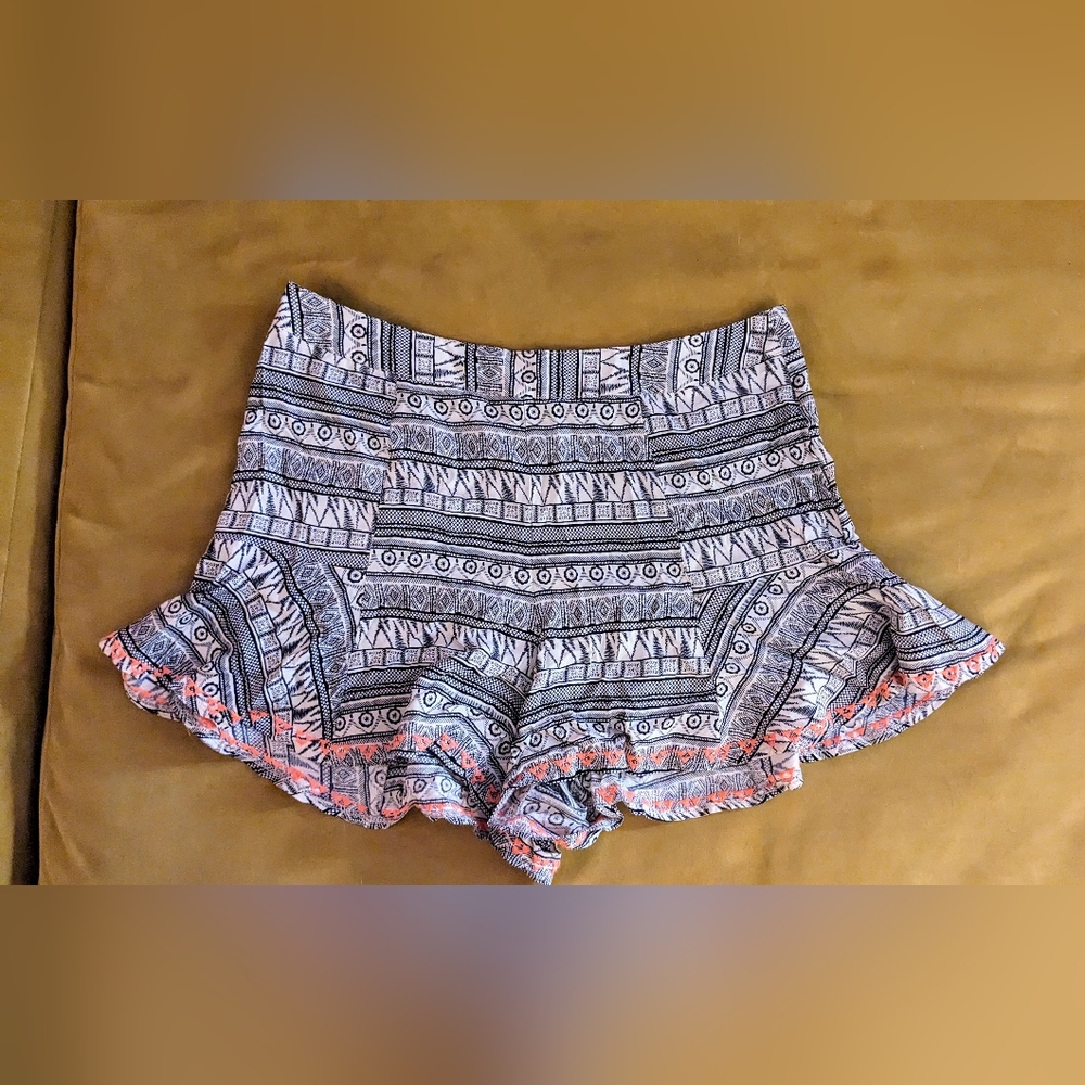 LUSH Flowy Shorts with Neon Orange Accent in Size Large